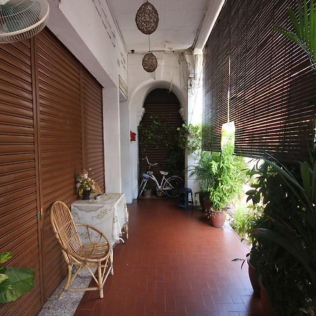 Cocoa Mews Cafe And Homestay George Town Exterior foto